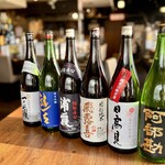 奥州魚河岸酒屋 天海のろばた - ドリンク写真:《日本酒好きの方へ》仙台でも指折りの地酒をラインナップ！当店、海鮮だけじゃありません！
                    自慢を持ってご提案できる地酒のみを厳選してご用意しております！脂の乗ったお魚から、香ばしい炉端焼きまでお料理に合った日本酒をご提案できるのも当店の愉しみの一つです！常時12種類程度の日本酒もご選択頂けます♪モッキリ770円～