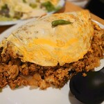 居酒屋 花門 - [オムカレーチャーハン]は、もはや玉子は足りてないけど、お米何合分なんだよ？な山盛りサイズ。残りは持ち帰って翌日美味しくいただきました