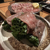 ホルモン焼肉 富や 栄店 - 