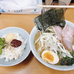 横浜らーめん 武蔵家 綾瀬店 - 特製、ネギ