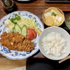 ajidokorojimbe - トンカツ定食、ご飯半分