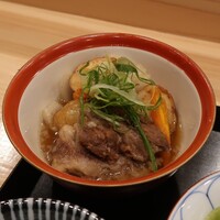 せん心 - 牛すじの煮込みの肉じゃが