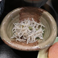 せん心 - 香物代わりのシラス山椒