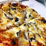 魚河岸トミーナ - ツナと黒オリーブのピザ