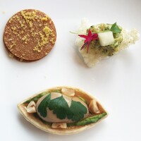 MAISON MARUNOUCHI - 鱈子 からすみと三つ葉 、チキンレバーパルフェ　アプリコットとリースリング ・コロネーションチキン