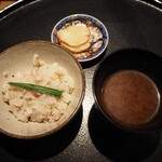 薪鳥新神戸 - 薪そぼろご飯 + 韮 + 味噌汁