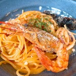 リグノーサカフェ - 魚介のトマトクリームパスタ