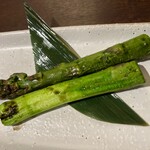 地酒と道産食材 一笑 - アスパラ　焼き