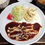 喫茶 寿々 - 煮込みハンバーグ定食（大盛）850円