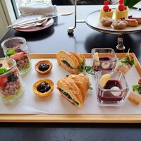 ザ タヴァン グリル＆ラウンジ - 