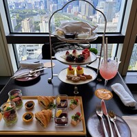 ザ タヴァン グリル＆ラウンジ - 