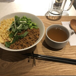 One Coin Diet - 豆腐そぼろの三色ボウル（玄米）