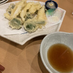 Kojouhama Onsen Hoteru - 白魚と山菜の天ぷら（＾∇＾）