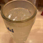 天下一品 池袋東口店 - レモンサワーを注文したら出てくるレモンハイ