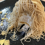 和栗モンブラン＆かき氷 ふわり - 特製小豆ババロアとスポンジが和栗ペーストもよく合う！