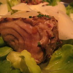 Ata - 鮪のうなじ、ほっぺ、あご チーズと一緒にサンチュ風に包んで3