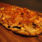 Ata - 桜海老のタルト・フランベ