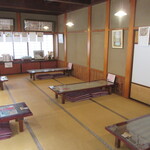 手打そば　いしやま - 左奥の座卓に陣取った！