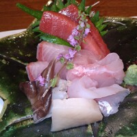 お料理なかき - お造り　鮪、鰤、金目鯛、メバル、帆立、トリ貝