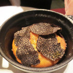 レストラン ラ フィネス - トリュフ乗せフォカッチャ