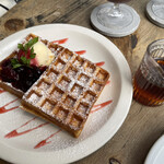Waffle cafe ORANGE - ベリーベリーソース＆バニラアイス