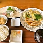 Megumiya - 恵定食（刺身3点、天ぷら）