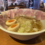 Sumibiyaki Tori Toridan - レアチャーシューが特徴的なラーメン