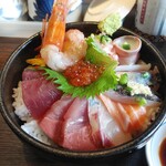 Tsukiji De Dondon - 特選つきじde丼