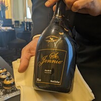 ガストロノミー ジョエル・ロブション - 乾杯のノンアルコールスパークリングワイン。すっきりした甘さと後味でした！