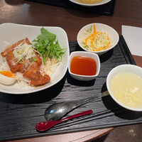 シェンロン - 台湾パイコー丼