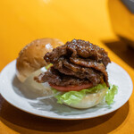 ANIKU produced by 新井屋 - 焼肉バーガー