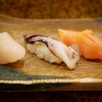 にぎり鮨 一五〇 - 貝三昧（赤貝・鳥貝・帆立）