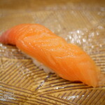 にぎり鮨 一五〇 - サクラマス（東北フェア）