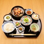 Chicken thigh saikyo grilled set meal