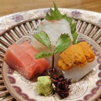 日本料理 とくを - お造り 本鮪 真鯛 烏賊 雲丹 山葵 紅蓼 浜防風