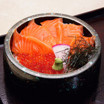 Salmon salmon roe bowl