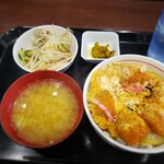 一休 - B定食　イカ　カツ丼　６５０円