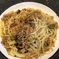 タベルナ ラ・メッセ - 黒オリーブと香りパン粉のスパゲッティ