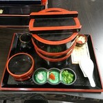 三七十庵 - 名物 桶うどん 小 蓋つき (出された状態)