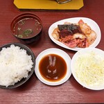 Horumon Yakiniku Takaya - カルビ&ホルモン定食 200g 1,000円