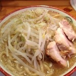 バリ男 - 皇居で3時間走ったあとにいきました。
バリ男。極太麺です。