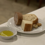 Osteria Tutto Sole - パンだけでこの量！