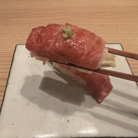 肉亭ふたご iki 本郷三丁目店 - 肉寿司