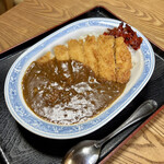 こく一番 ラーメン みどりや - カツカレーはデカ盛りじゃなくて普通サイズ。