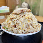 こく一番 ラーメン みどりや - 超デカ盛りチャーハン¥1000。スープ（ラーメン）付き。