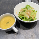 Bistro Roven - 300円のスープ＆サラダ