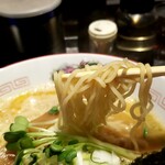 まる重 - 自家製の細ストレート麺(^.^)