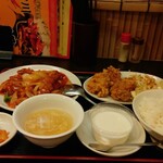 四川麻辣湯 - 写真は酢豚定食。1300円に杏仁豆腐のサービス！