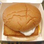マクドナルド - 料理写真:フィレオフィッシュ(370円)
