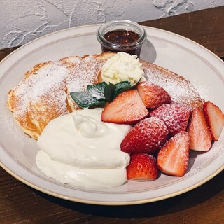 "シンプルが美味しい"バターミルクパンケーキ。